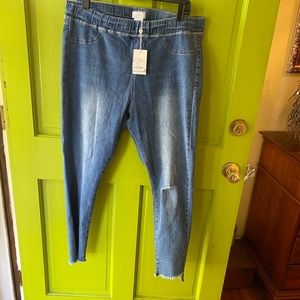 MUDPIE NWT distressed blue  pull on jean. SZ XL